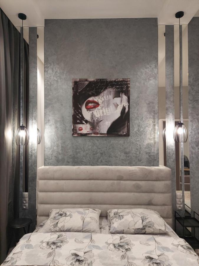 Apartmán Однокомнатная Форум-Центр Lvov Exteriér fotografie